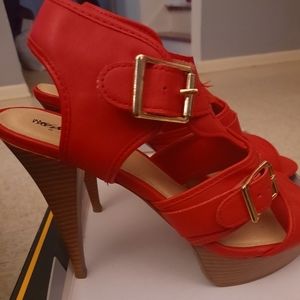 I have knee pain. I can't wear heels anymore.